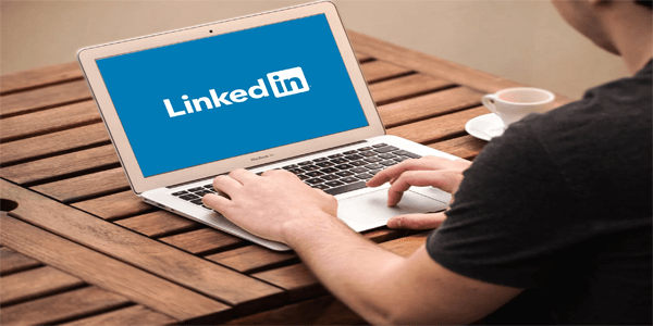 Как да дадете администраторски достъп до страница в LinkedIn