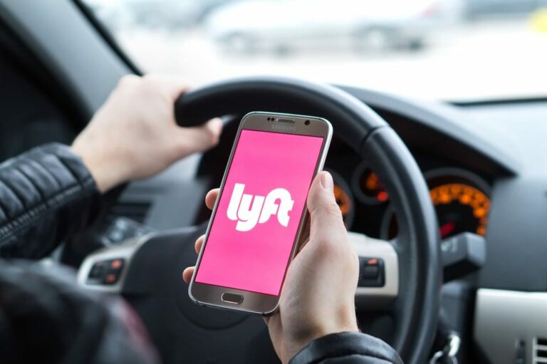 Как да добавите спирка в Lyft